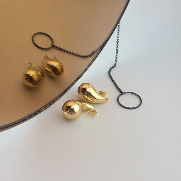 Elegant 18K Gold Filled Teardrop Earrings | Bold Statement Studs - Picture 3 of 4